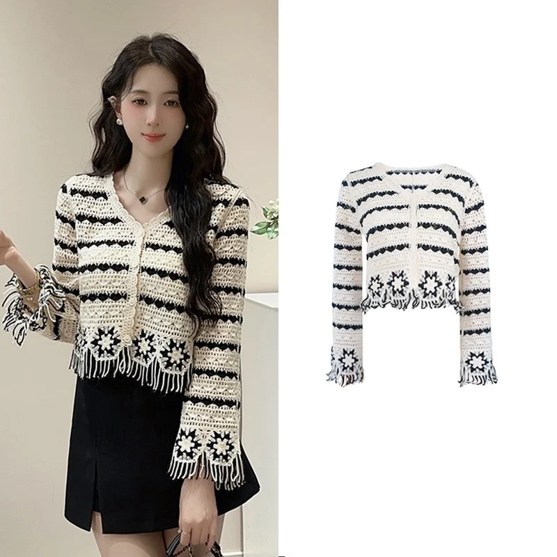 

2024 New Vintage Ethnic Style Striped Knitted Cardigan For Women Autumn V-Neck Sweet Slim Fit Sweater Tassel Design Hooded Top