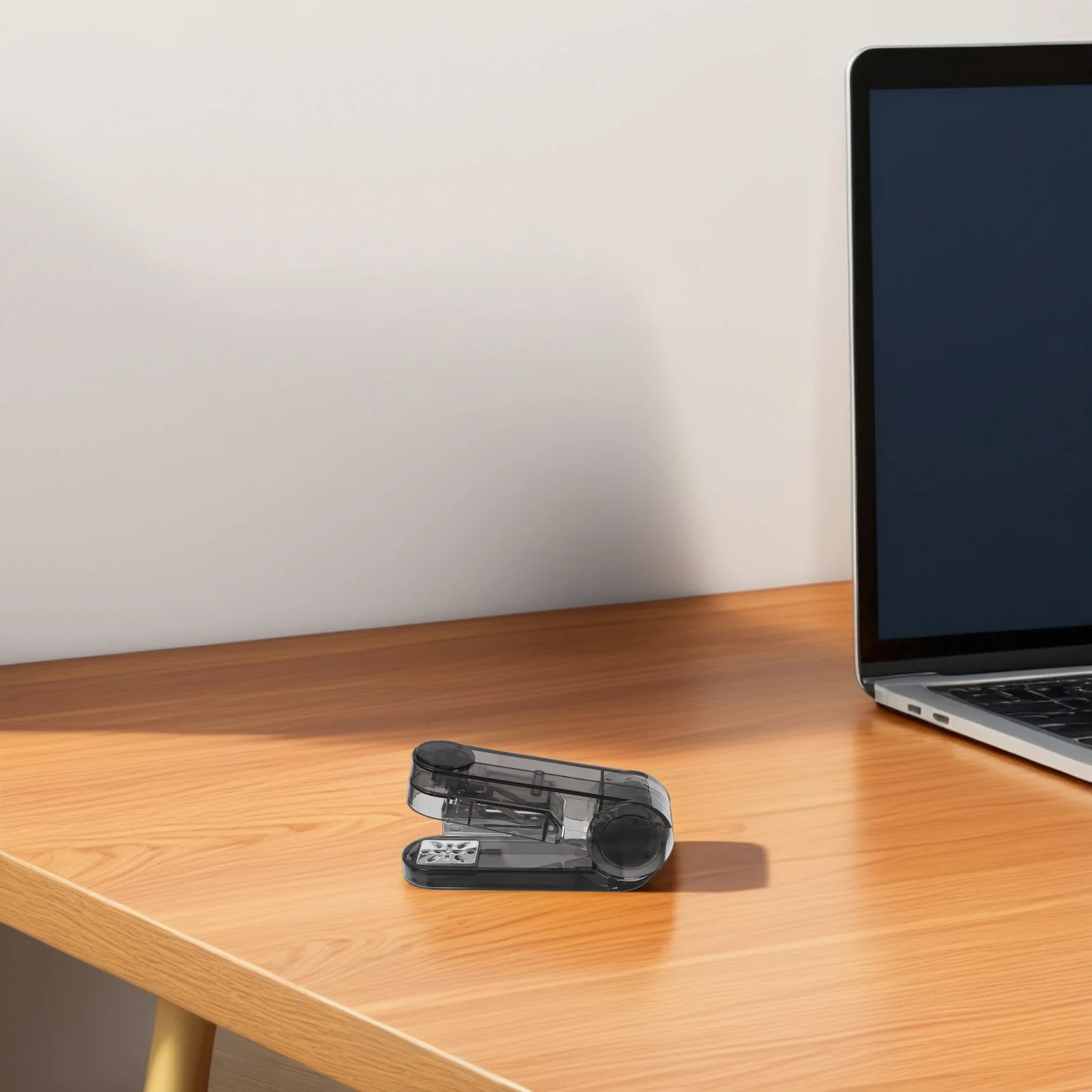 أوضاع دباسة سطح المكتب شفافة قابلة للدوران 360 درجة، سعة 75 دبوسًا للاستخدام في المكتب والمنزل والفصول الدراسية