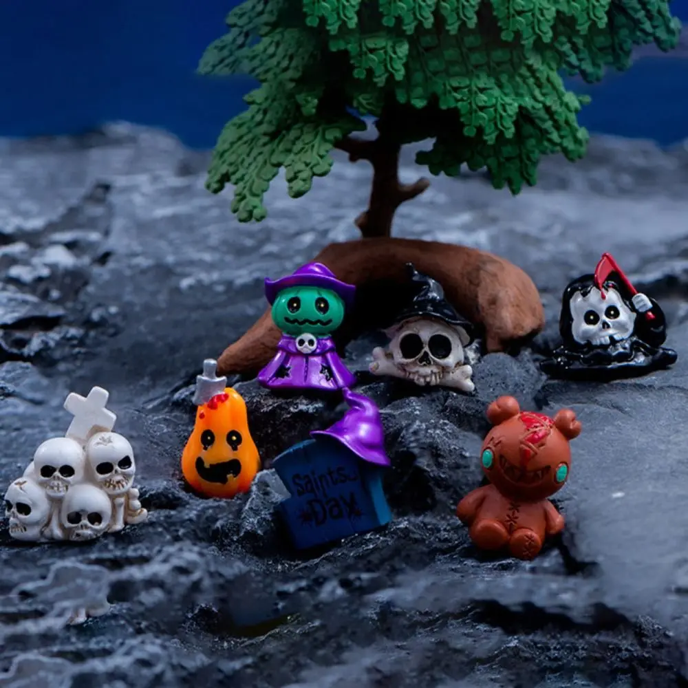 Multicolor Halloween Miniature Figurine Castle Car Wizard Halloween Cartoon Scary Bear Statue Fairy Garden Pranky Prop