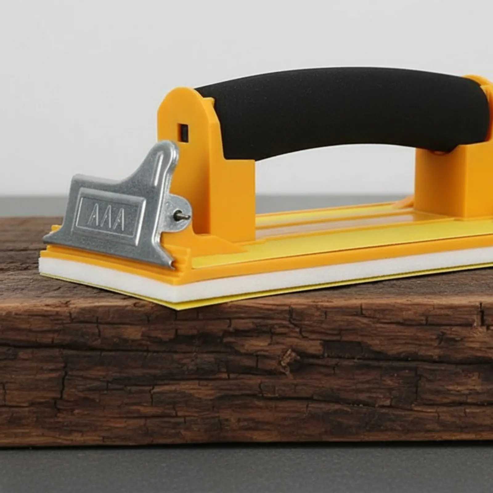

Sponge Sander Holder Ergonomic Design Sponge Handle Sanding Tool Manual Sander Secure Metal Clips Sanding Paper Holder