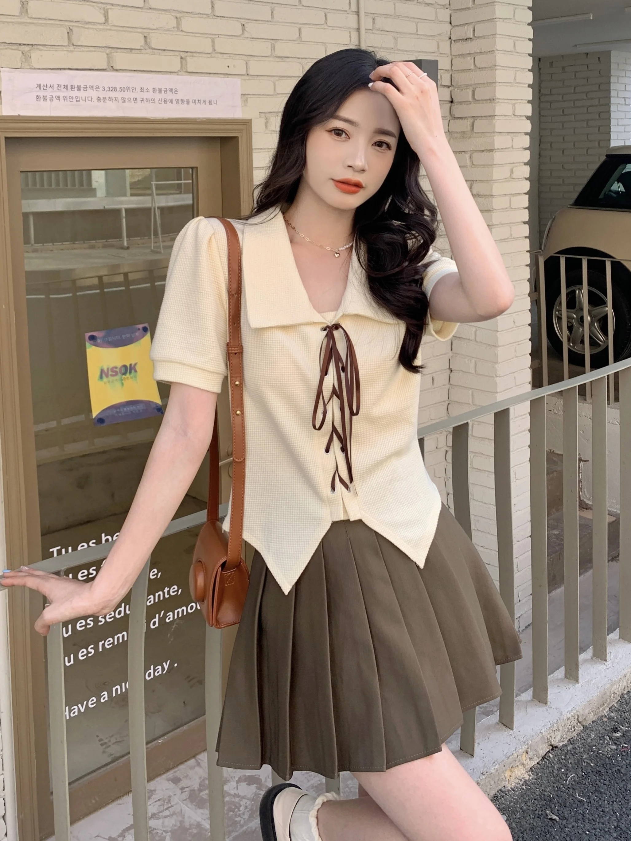Sweet And Spicy  Collar Short Sleeve Bubble Sleeve Shirt Women's Fashionable Summer New Style V-neck T-shirt Korean Versi...