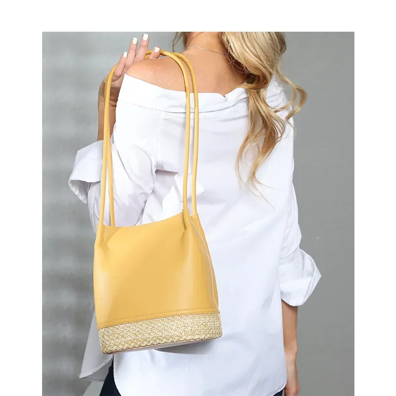 

2024 New Fashion Genuine Leather Retro Splicing Straw Bucket Bag Large Capacity Shoulder Bag Crossbody Bag Office Daily