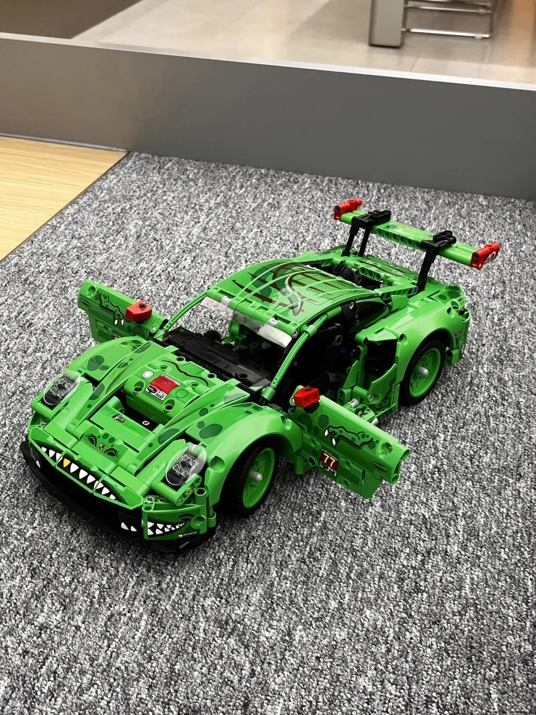 

Новый конструктор MOC «Зеленый гоночный автомобиль» для мальчиков и девочек, декор для дома, подарок на праздник