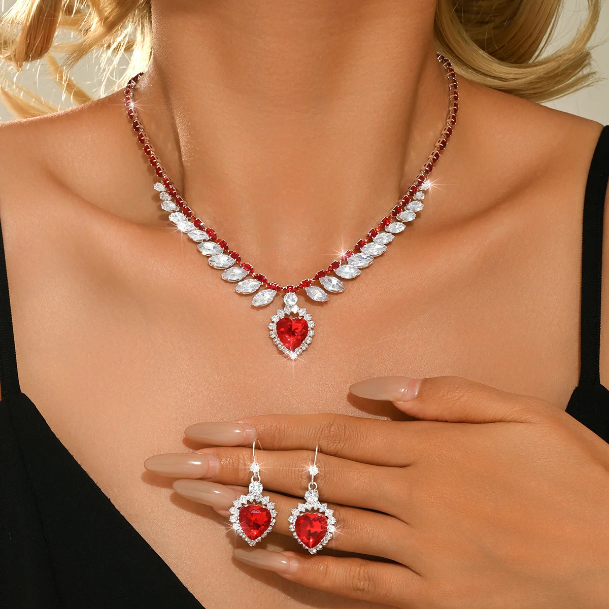 

Luxury-Style Fashion Leaf Heart Zircon Necklace Earrings Set - Trendy and Sophisticated - Versatile Necklace Set