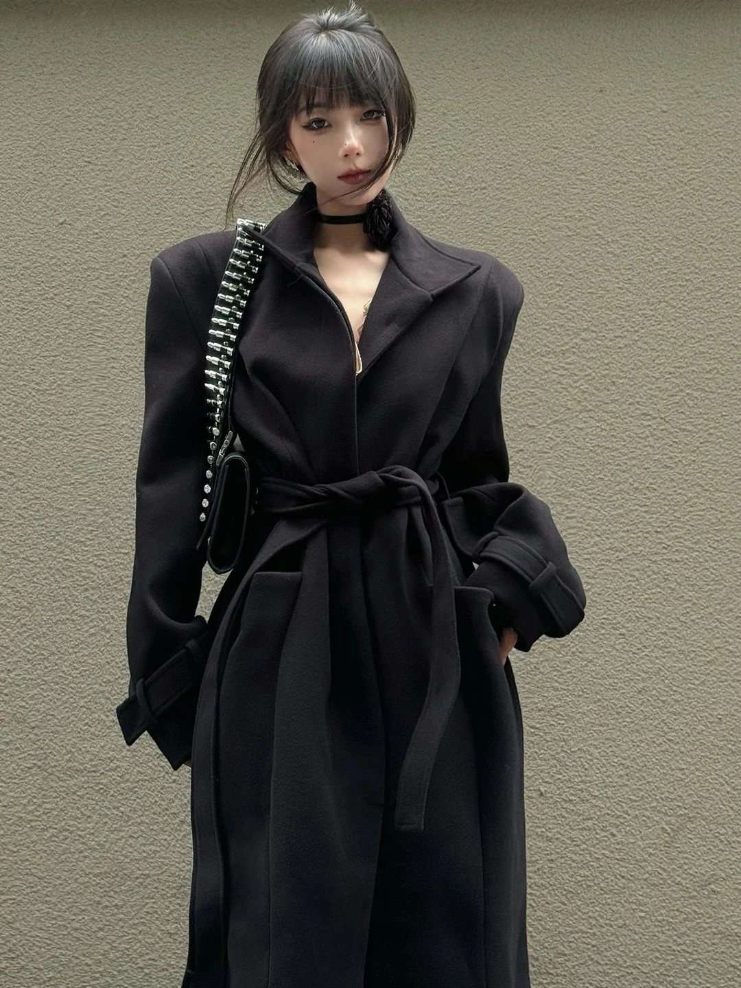 

Winter New Fashionable Black Coat Women's Woolen Coat Long Shoulder Padded Coat Lace Up Standing Neck