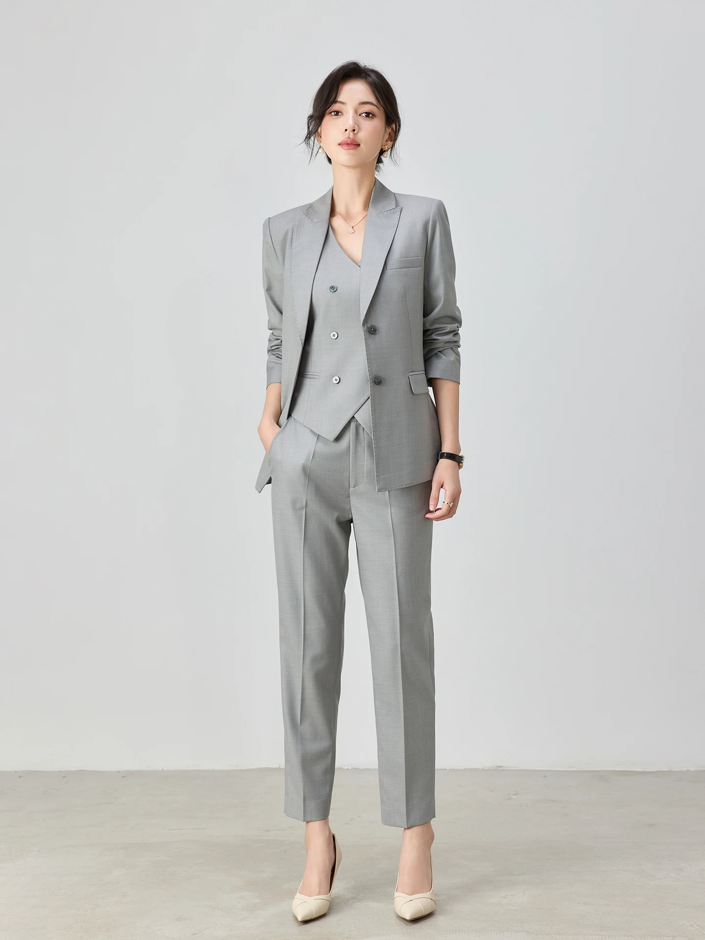 

Женский профессиональный костюм-тройка Ele Light: осенняя новинка, приталенный крой, для офиса, полностью дышащий