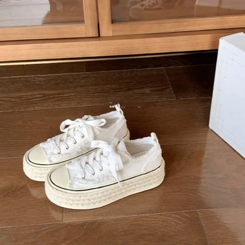 

2026 New Women's Shoes Fashion Classic Canvas Casual Shoes for Woman Exquisite Lace Chunky Sneakers Designer Shoes Zapatos Mujer