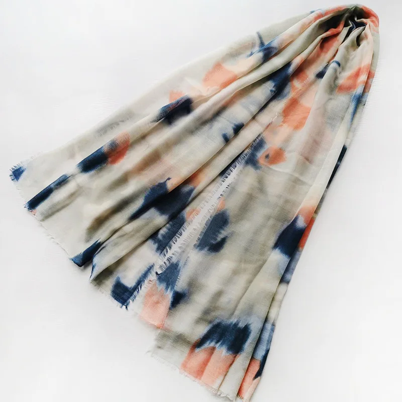 

2022 Newest Women Ombre Geometry Pattern Scarf Cotton Voile Scarf Shawls