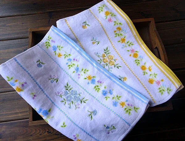 2 Pieces Embroidered Flower Pastoral Cotton Towel Facial Towel 33X77CM Handkerchief Towels