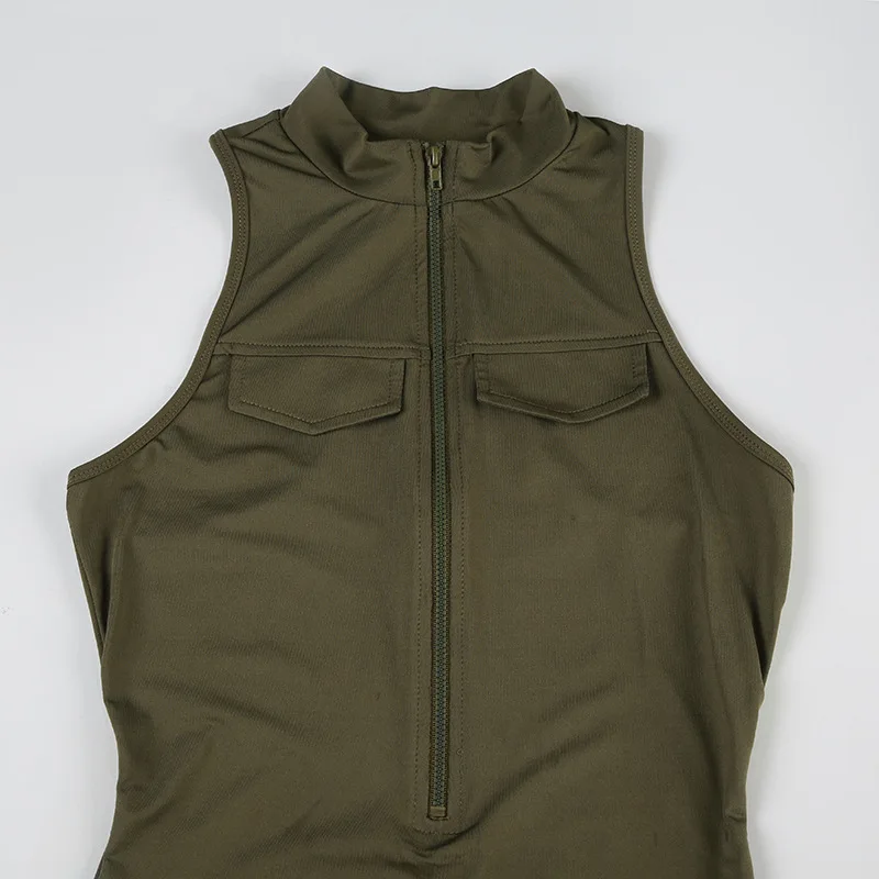 女性ソリッドスリムカーゴロンパースハーフハイカラーノースリーブジッパーポケットスキニーフィットネスショーツロンパースカジュアルストリートオーバーオール