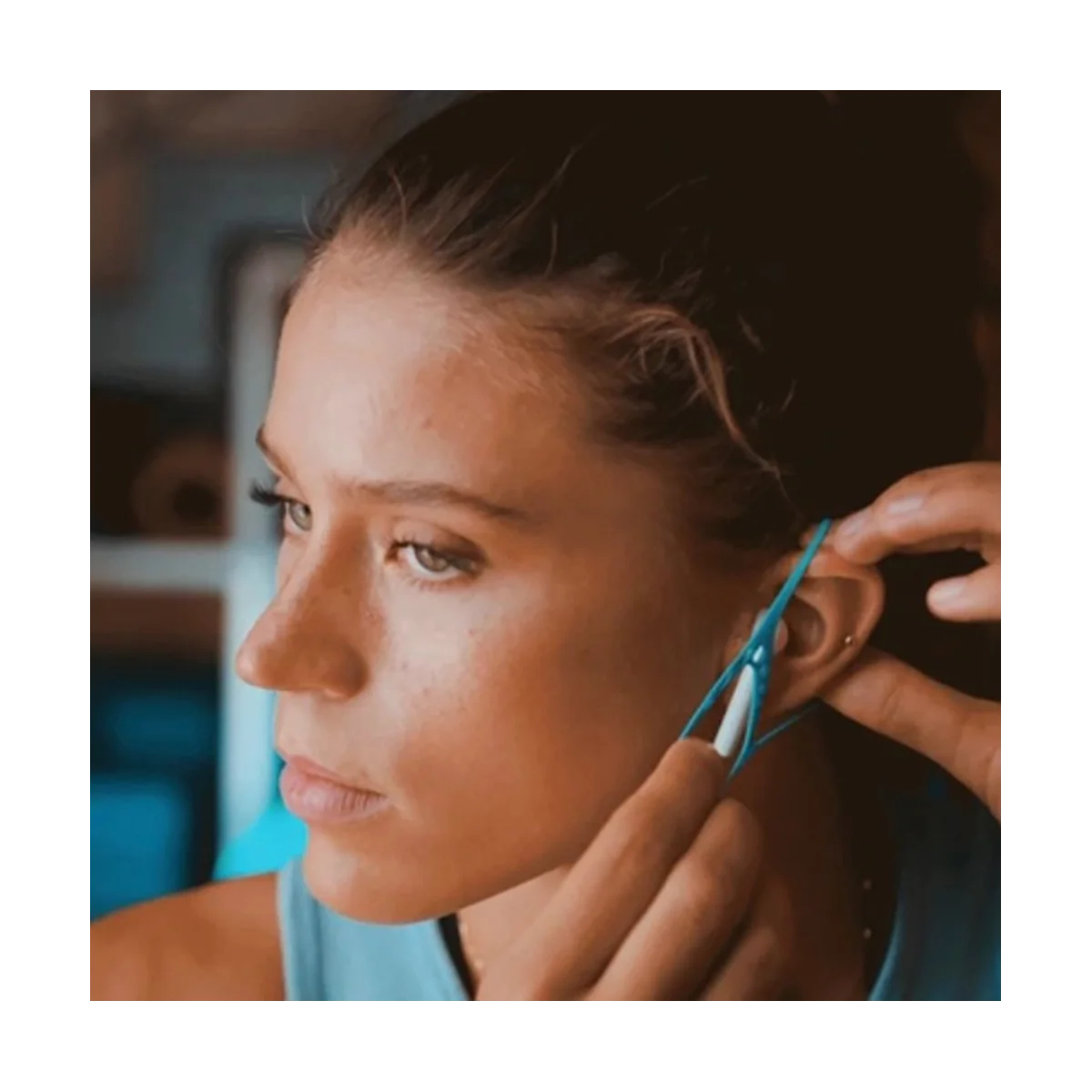 1 Pair Gray Bluetooth-Compatible Wireless Earphone Holders Anti-Drop Silicone Earbuds Anti Lost Headphones Holder