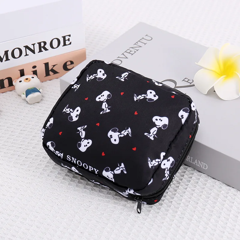 Snoopy Women\'s Tampon Storage Bag Cute Animation Girl Sanitary Pad Pouch Napkin Cosmetic Bags Portable Tampon Holder Organizer