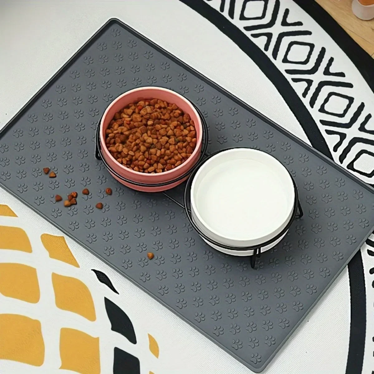 1pc Non-Slip Silicone Pet Placemat With Paw Print Detail, Anti-Overflow Dog Bowl Mat Floor Mat With Raised Edge