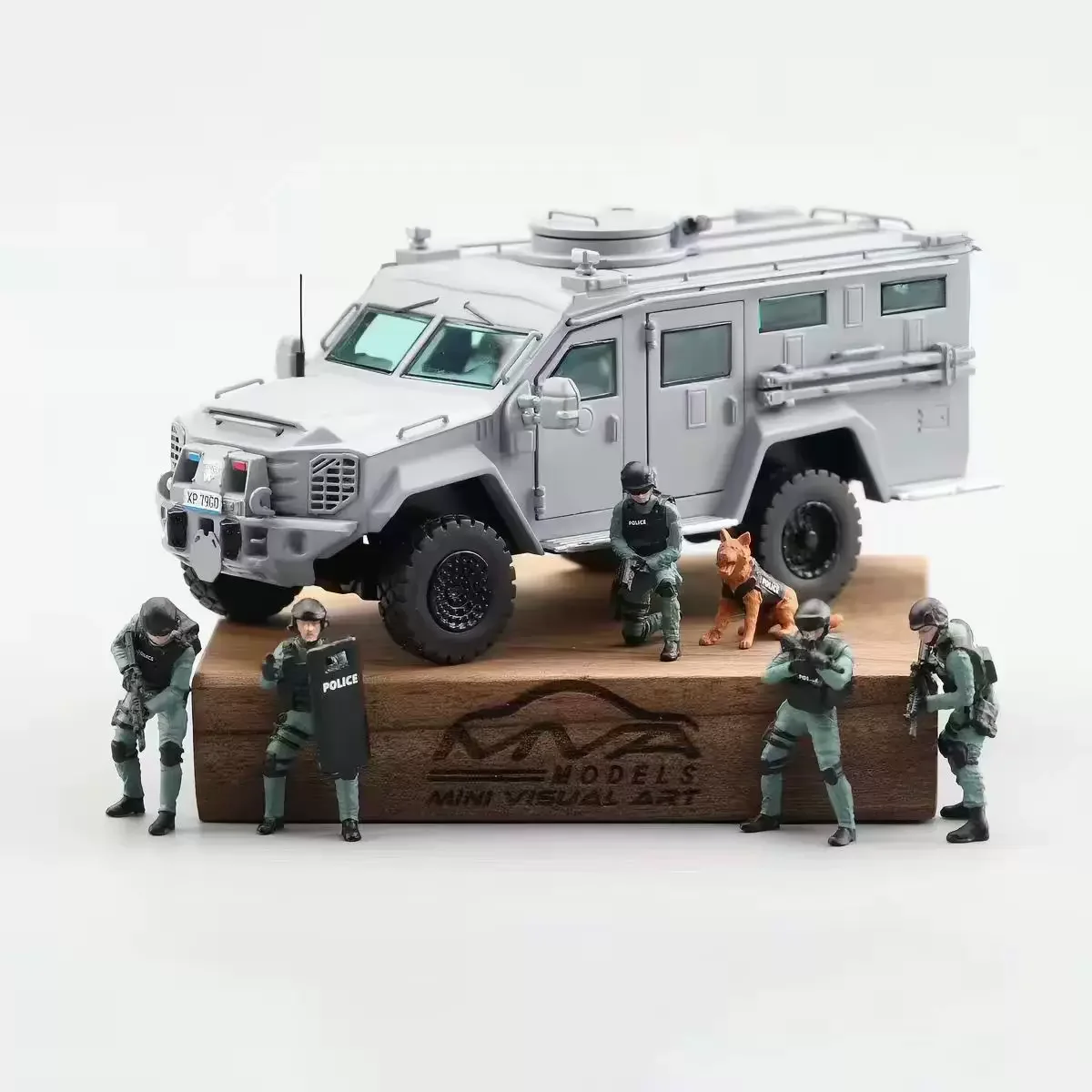 MVA MODEL 1/64 Bearcat Panda Armored Vehicle diecast alloy car model Children's toys and gifts