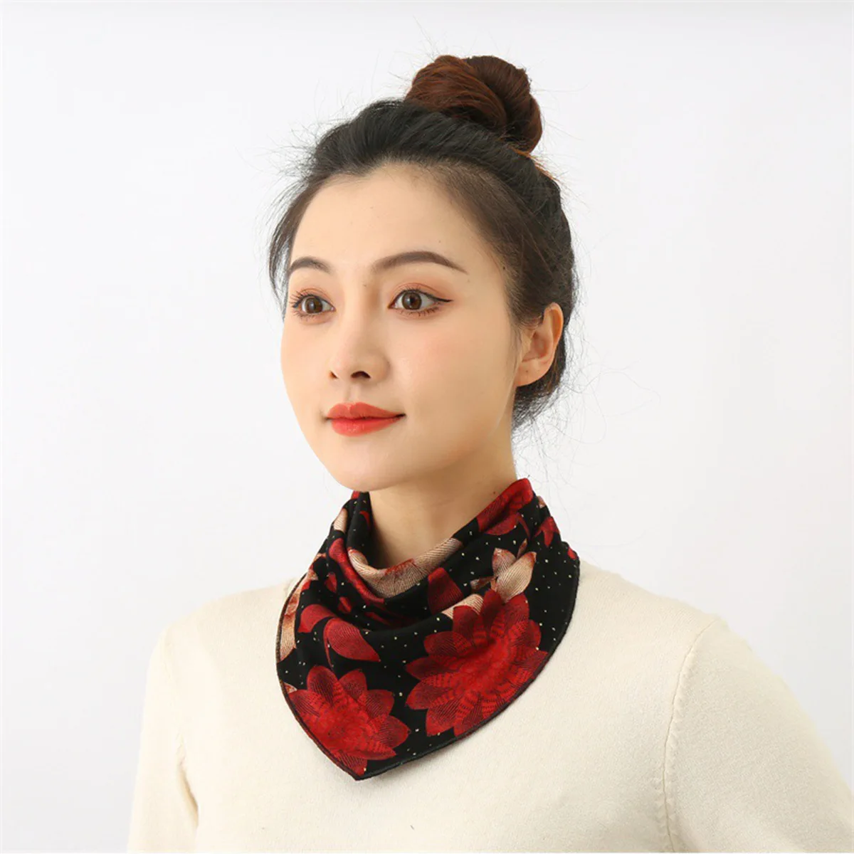 新しい三角スカーフ女性のファッション片面印刷頸椎保護多用途暖かいフェイクカラー薄いスカーフ