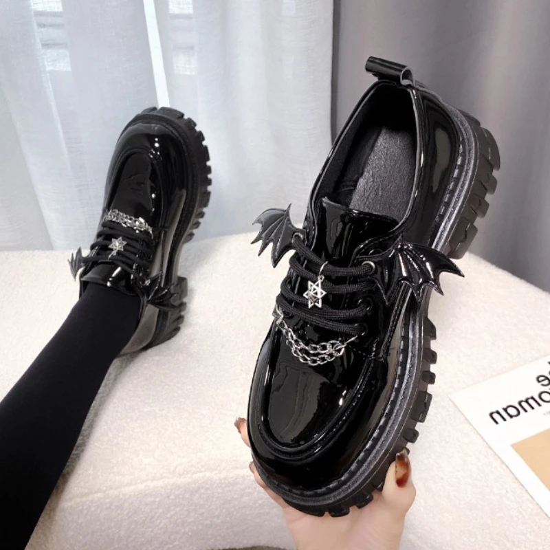 

Женская обувь в стиле Лолиты в готическом стиле с металлической цепочкой на платформе, женские кожаные туфли-лодочки в студенческом стиле, женская школьная форма, обувь