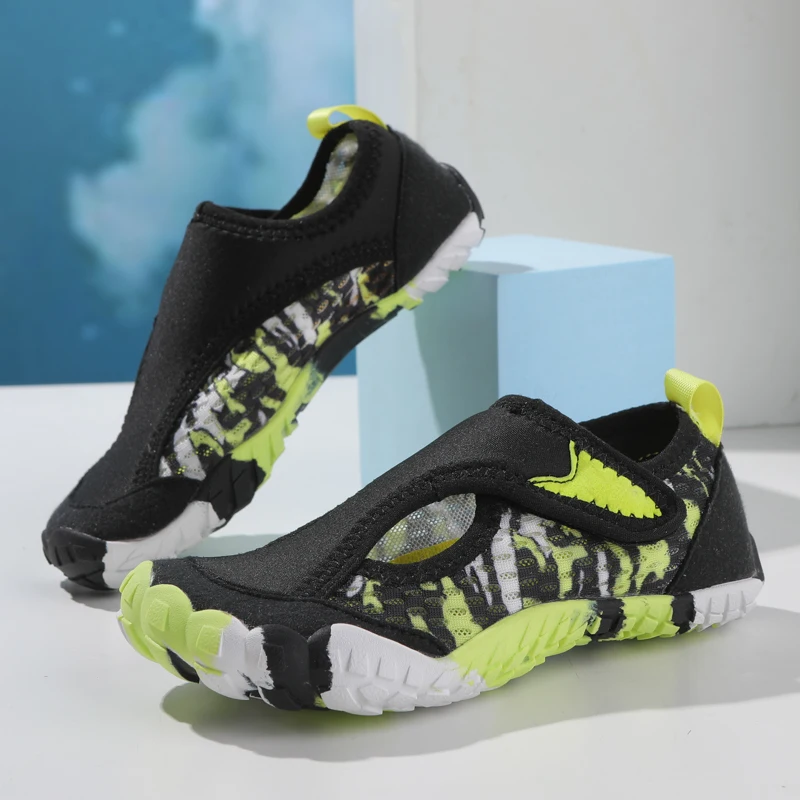 Children's aqua shoes Outdoor beach swimming shoes Water sports shoes Light speed interference water shoes 25-38 size water shoe