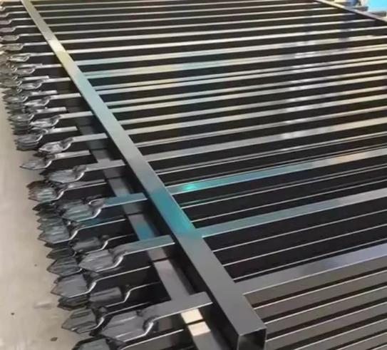 التخصيص بسيط وسهل التركيب في السكك الحديدية الخارجية سياج اعتصام الأنابيب المعدنية المجلفنة الساخنة