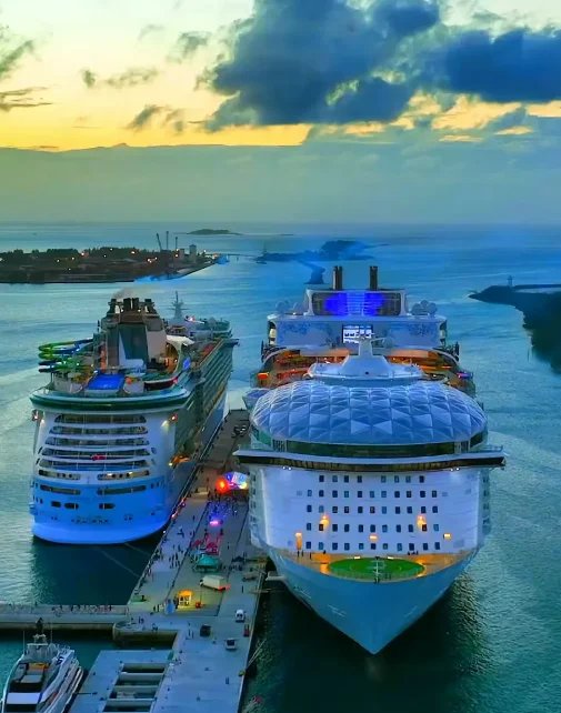 

LDRC LD18499 1:18 4x4 4WD RC Car Remote Control Climbing Toy Vehicle Model for Boys Gift Off-Road Capable Scale Toy Car