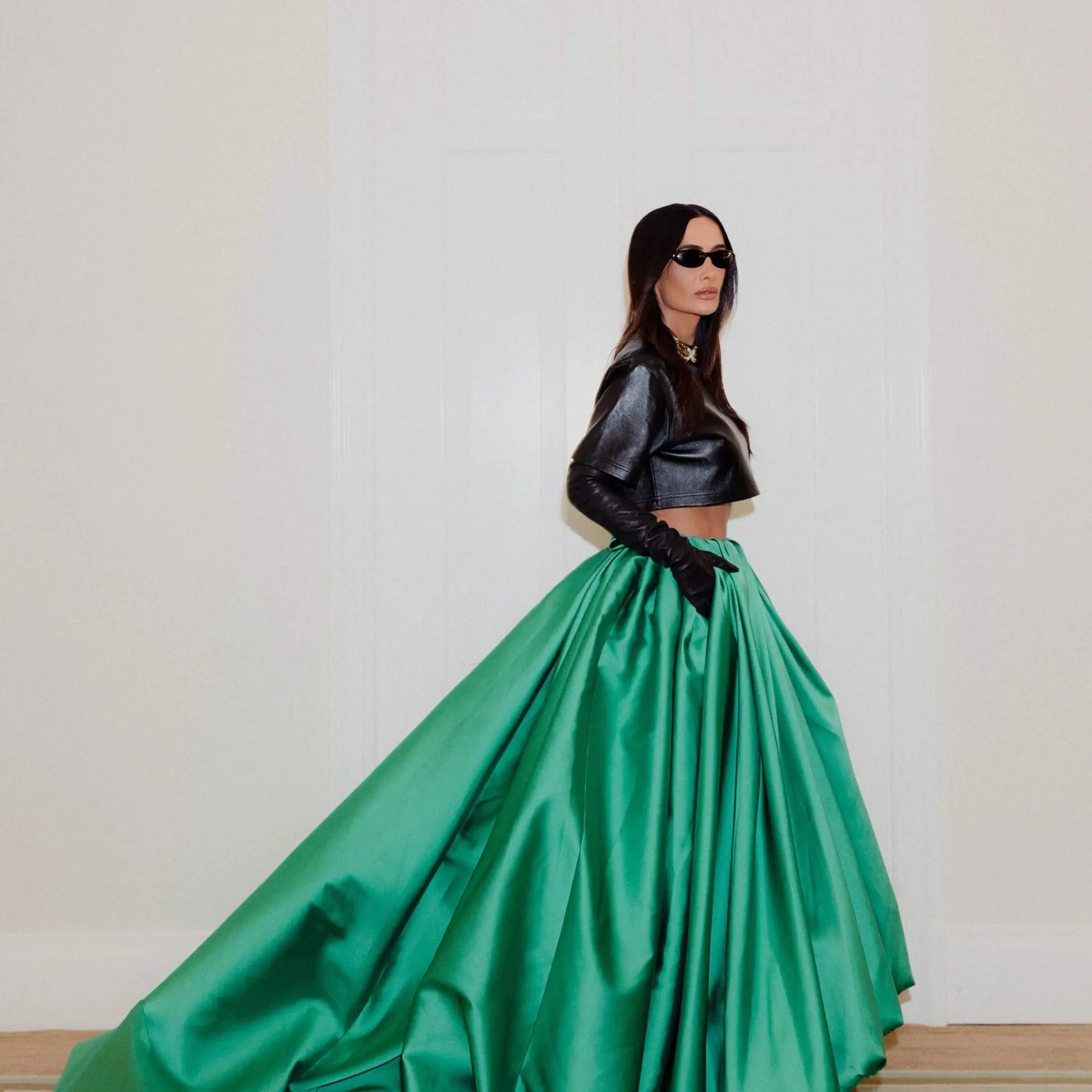 

Emerald Green High Waist Evening Skirt with Train, Satin Luxury Skirt, Red Carpet Gown for Gala, Prom & Formal Parties – No Top