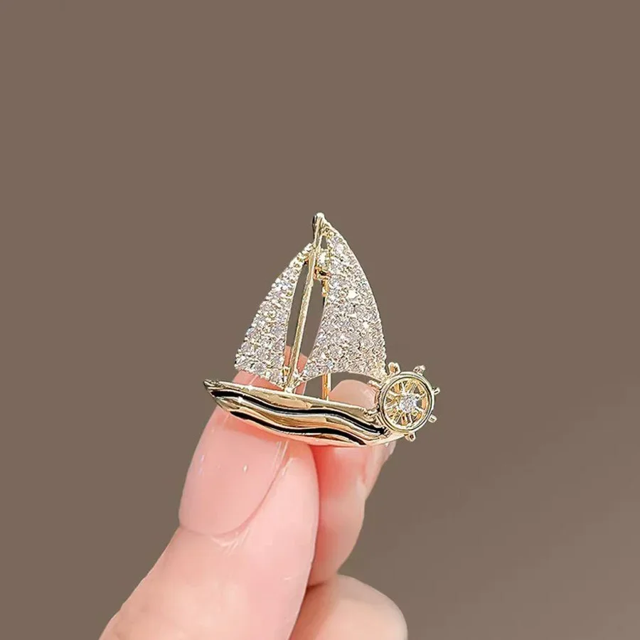 1pc Cute Sailboat Shaped Brooch for Women Fashion Rhinestone Boat Brooches Pins Jewelry Clothing Accessories Gift 2026
