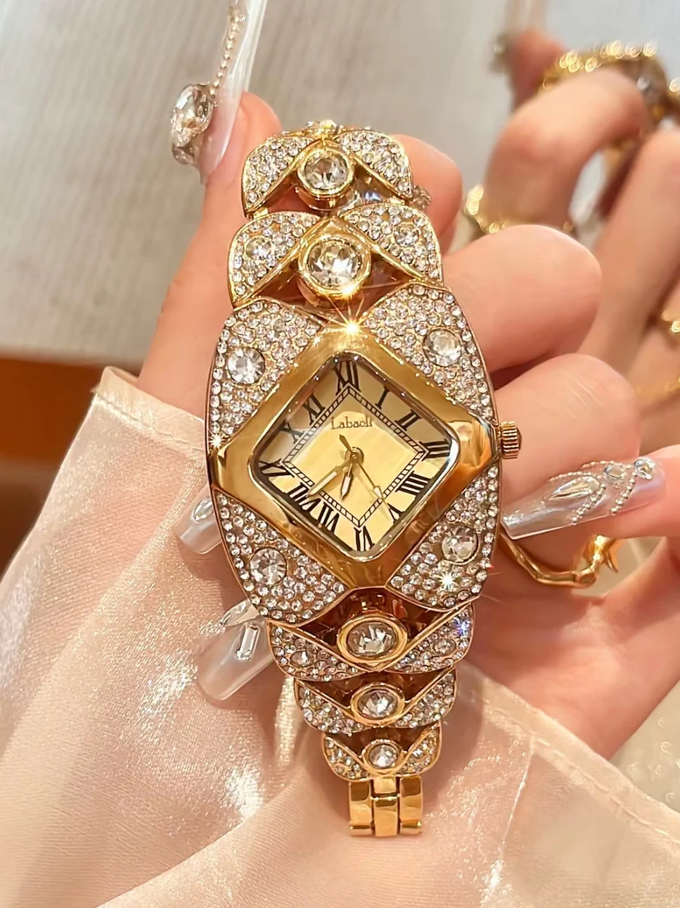 Relógio feminino elegante, relógio de pulseira elegante e personalizado, relógio de quartzo feminino moderno e estiloso, presente feminino