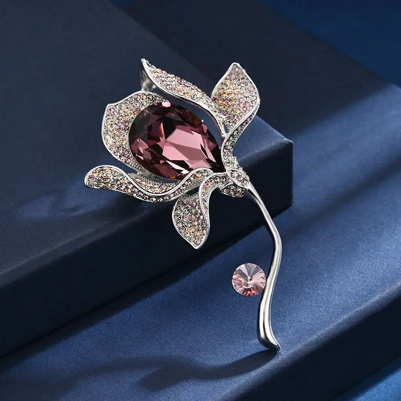 

Luxury Red Austrian Crystal Plant Magnolia Flower Brooch Pin for Women and Men Clothing Accessories Zircon Corsage Jewelry