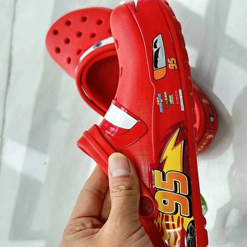 Cartoon Disney Lightning Mcqueen Crocs Waterproof slippers Non-slip slippers Sandals Cartoon animation around crocs shoes gift