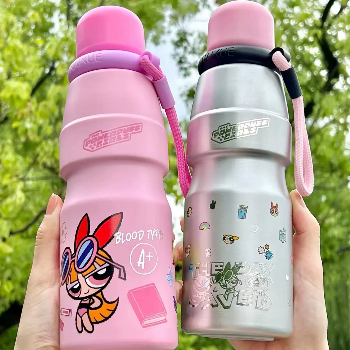 مصدر الإلهام للهدايا المثالية: كوب تيرمو بتصميم بورتفوليو براون من سلسلة Powerpuff Girls