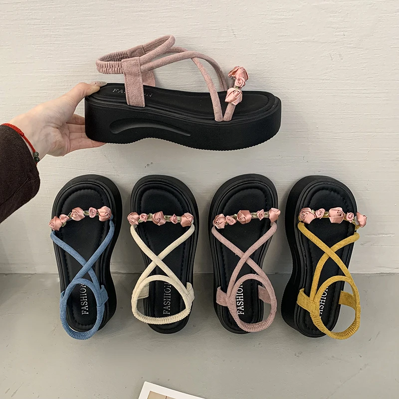 Фото Серебряные сандалии 2026: Новые летние повседневные туфли на высокой платформе для женщин