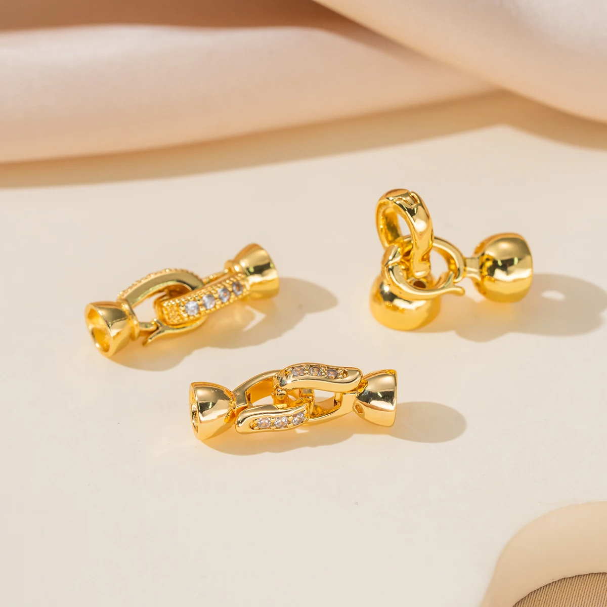 2 Stück 18K vergoldete Perlenv – Pearl Necklace Bewertung und Preis