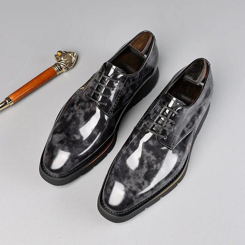 

2025 New Men's Leather Shoes Thick Sole Round Toe British Style Casual Shoes Handmade