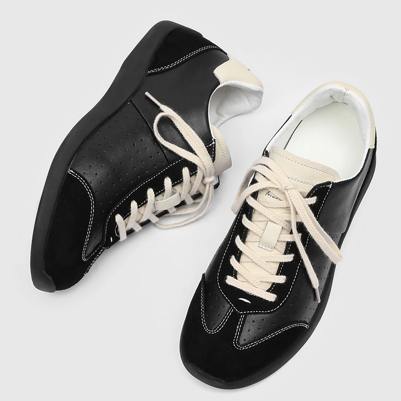 أحذية نسائية مسطحة جديدة مصممة على الموضة خفيفة الوزن قابلة للتنفس وغير قابلة للانزلاق بتصميم نفس الجنس أحذية رياضية كاجوال من الجلد الناعم للنساء #4