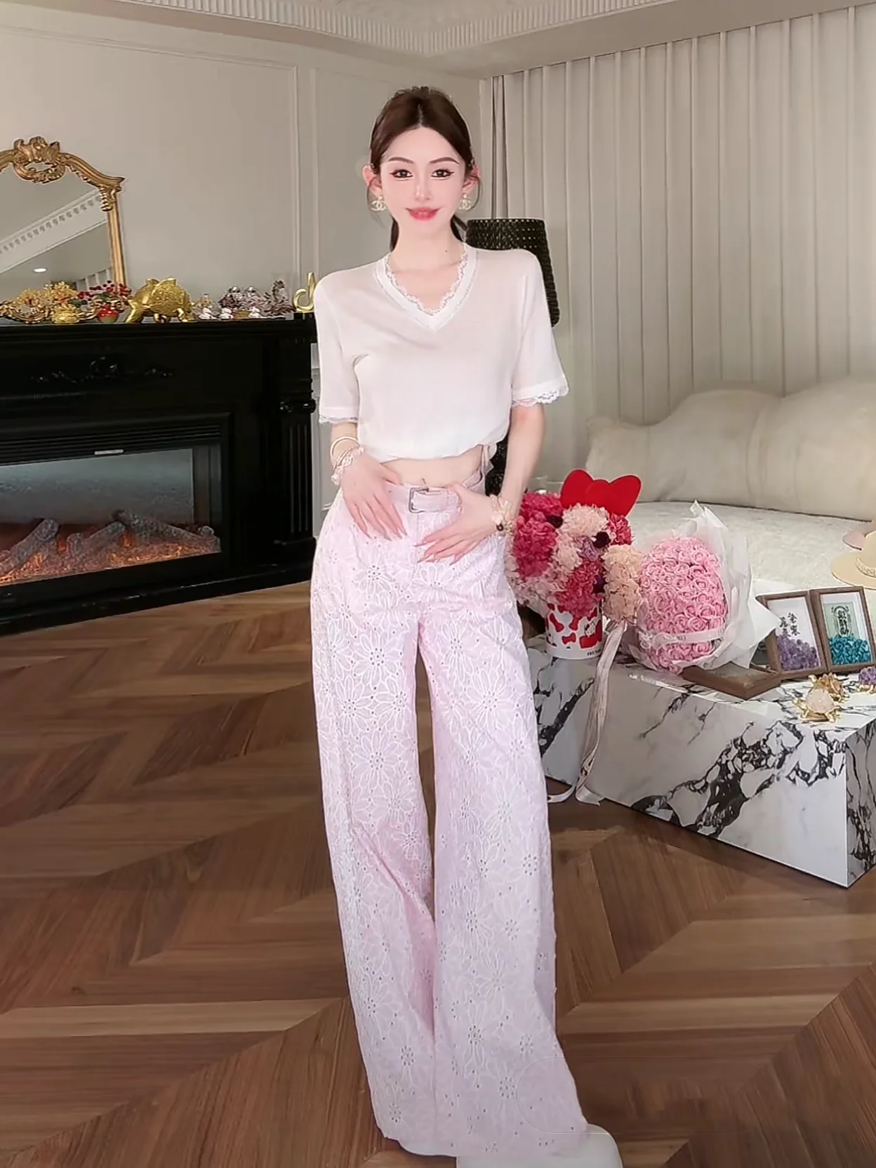 

Летний новый топ свободного кроя с V-образным вырезом из шерстяной смеси с кружевной отделкой, легкий, с эффектом окрашивания, от Юй Сяосяо, с коротким рукавом