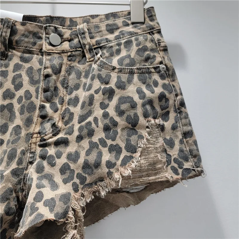 Cowboy Shorts Women Streetwear Broken Leopard Print New Summer 2025 Versatile and Slimming with Wide Legs Denim Half Pants Y2k
