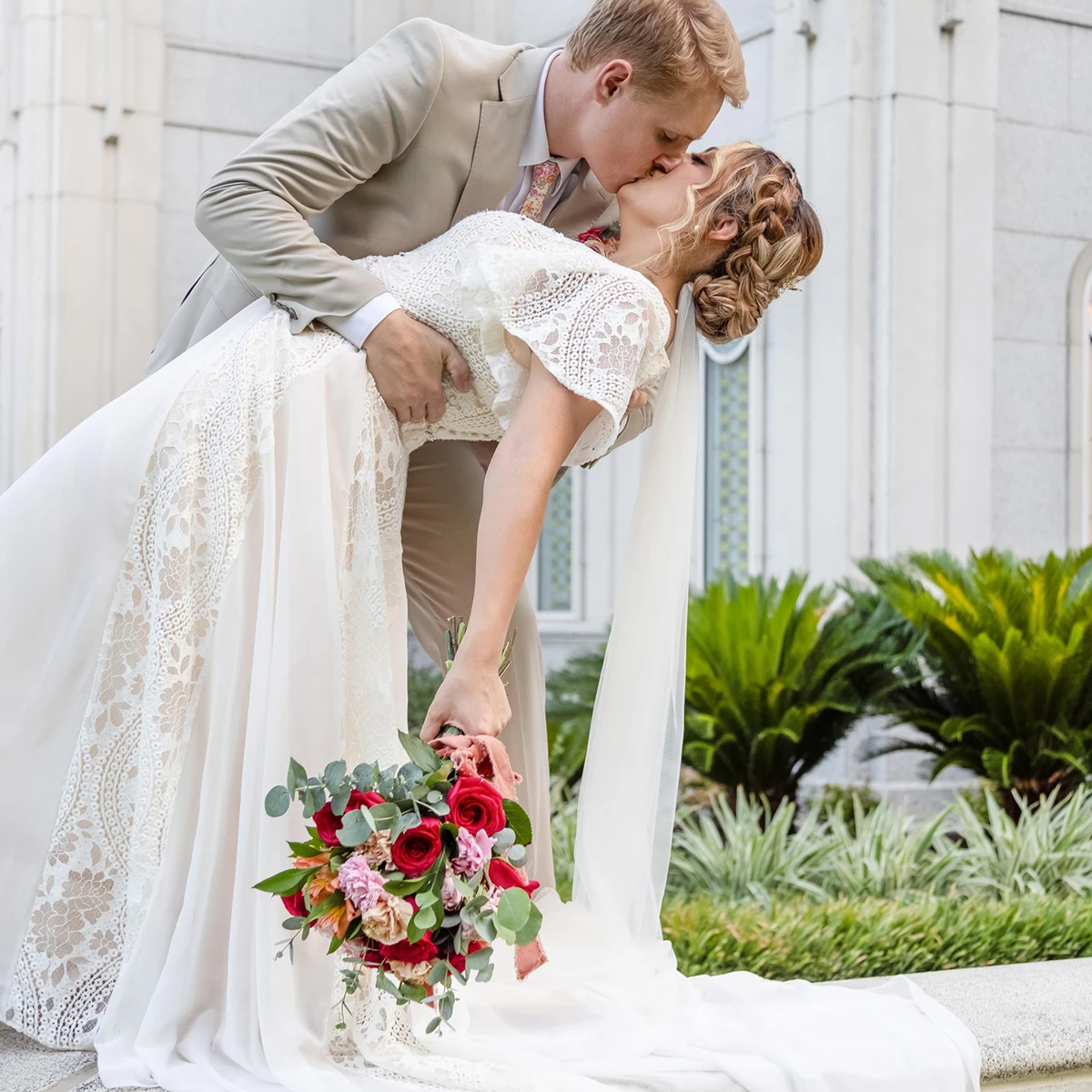 Fotos reais do laço país barco pescoço vestidos de noiva chiffon mangas curtas beading praia uma linha feito sob encomenda destino vestido de casamento