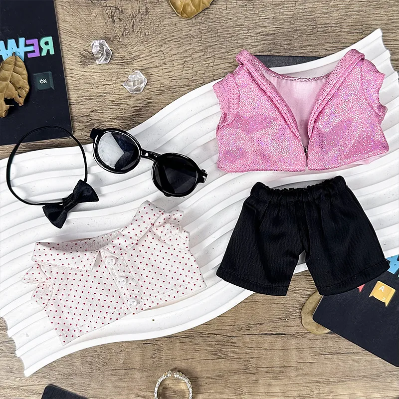 2025 neue Labubu 17 cm eins, zwei, drei Generationen Labubuwa-Kleidung Gd rosa Paillettenanzug Geschenk (keine Puppe)