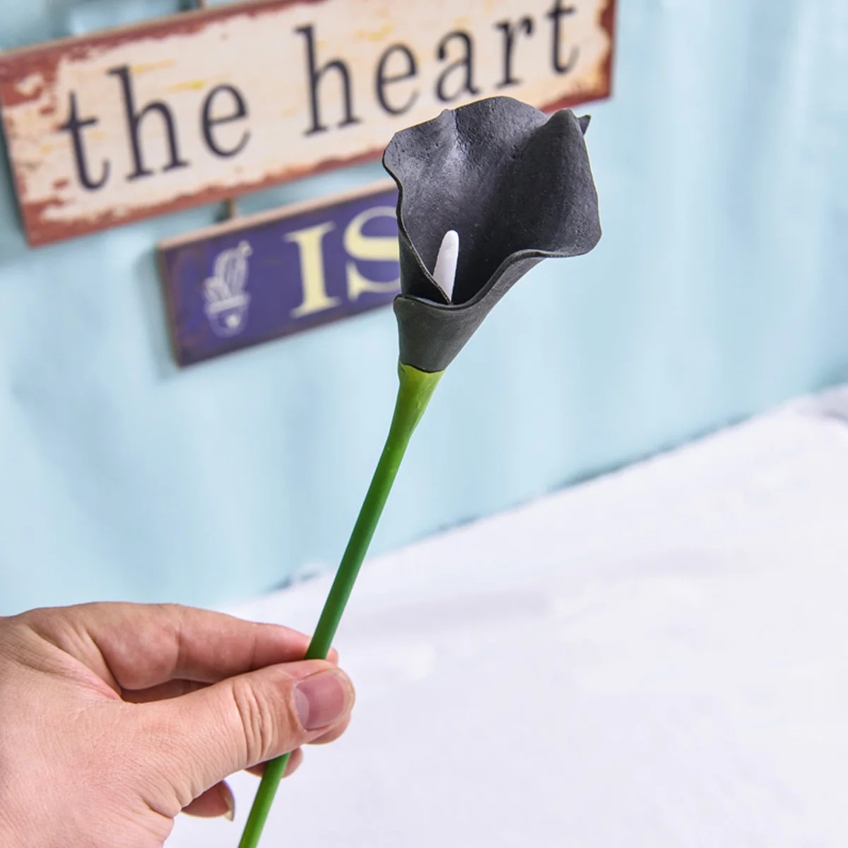 

24pcs Mini Artificial Bridal Flowers Bouquet PU Real Touch Flower (Black)