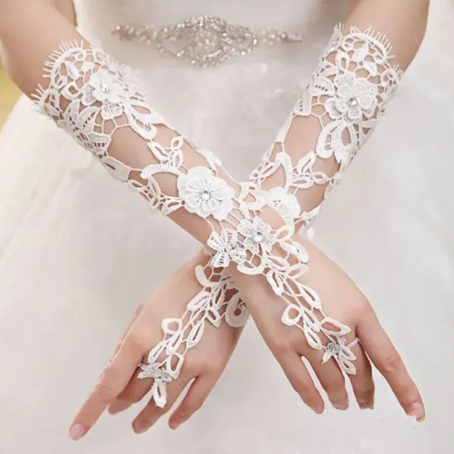 

New Arrival Bride gloves Lace Appliques Beaded Cheap Guanti donna Wedding accessories Wedding long tulle gloves Women