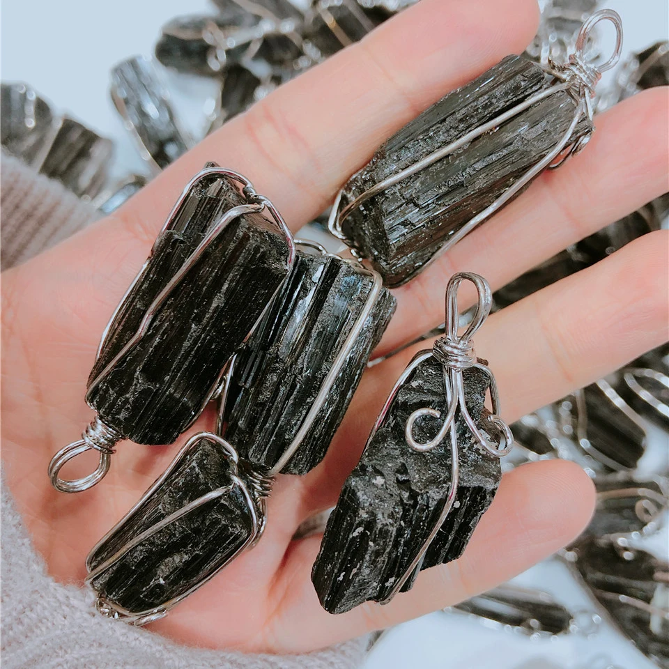 1 pcs Natural Black Tourmaline Pendant Natural Irregular Raw Charm Pendant Healing Energy Pendants for DIY Jewelry Gifts