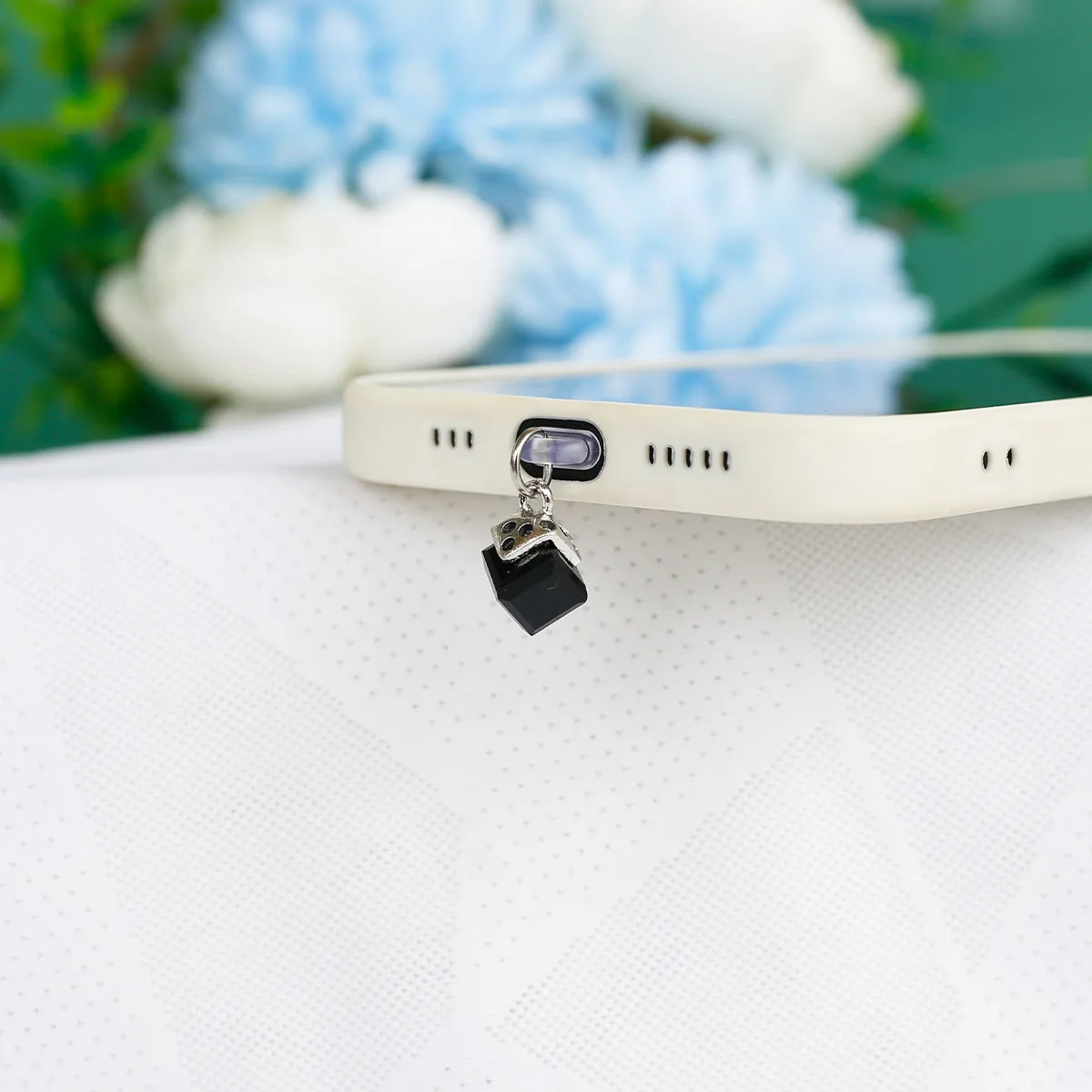 Handy-Staubschutz-Anhänger, Kristall, kleines quadratisches Zubehör für iPhone, Typ-C-Anschluss-Dekoration mit Hängeseil, verhindert Verlust – Detail 3
