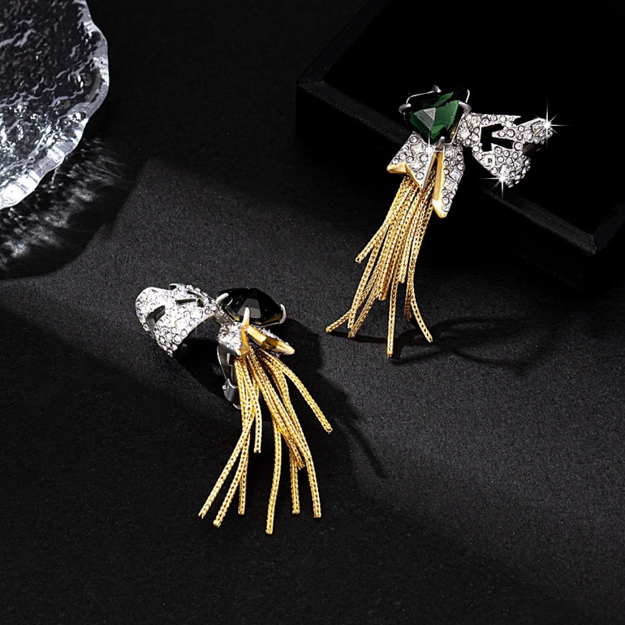 Ghost Original Copper Plated Two-tone Gold Full Diamond Tassel Ear Clip