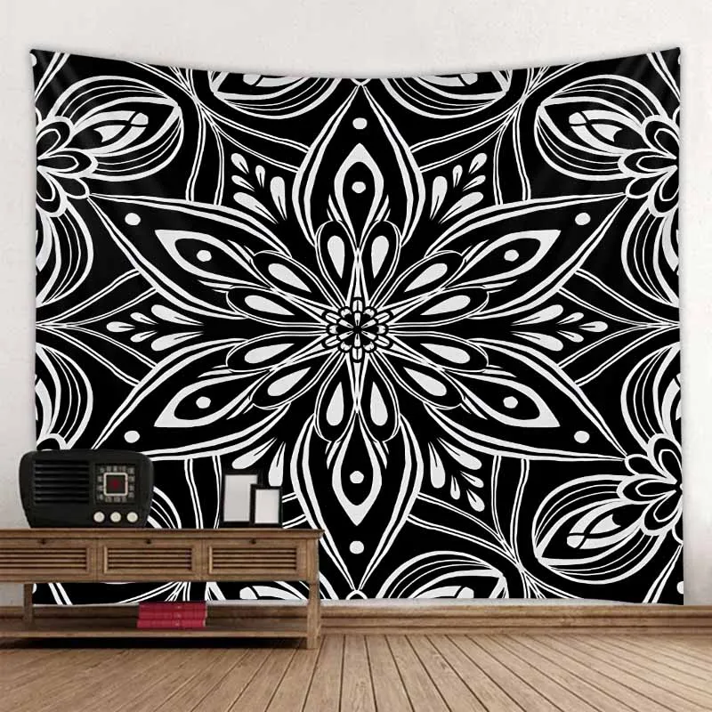 Mandala in bianco e nero arazzo appeso a parete Boho decorazione della parete di casa psichedelico Hippie estetica Room Decor Yoga Mat Beach Mat