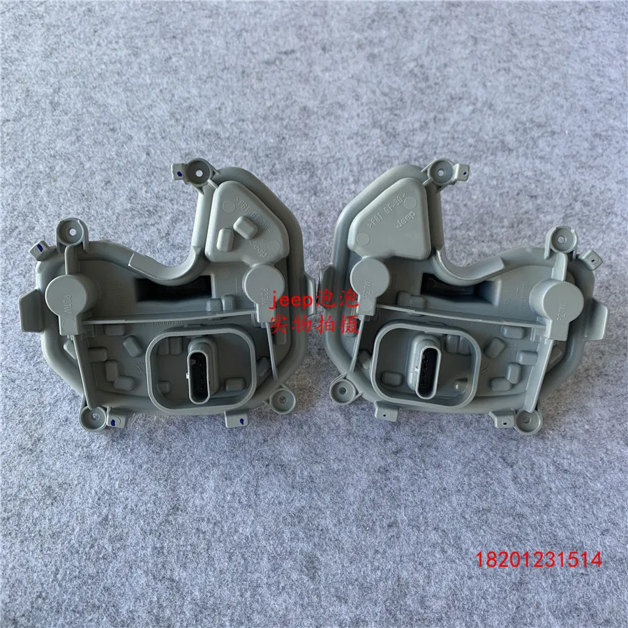 

1pcs For Jeep Renegade Rear Brake Light Signal Light Base Tail Light Socket Plug
