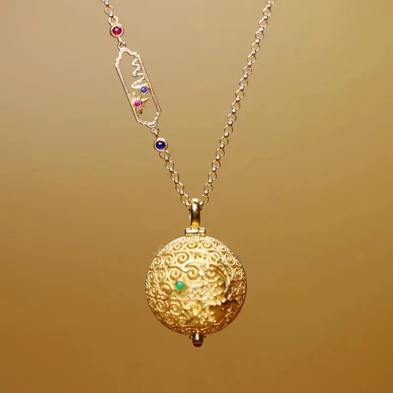 Classical antique gold craftsm hollow out round ball hollow out auspicious cloud pendant can be opened retro necklaces jewelry