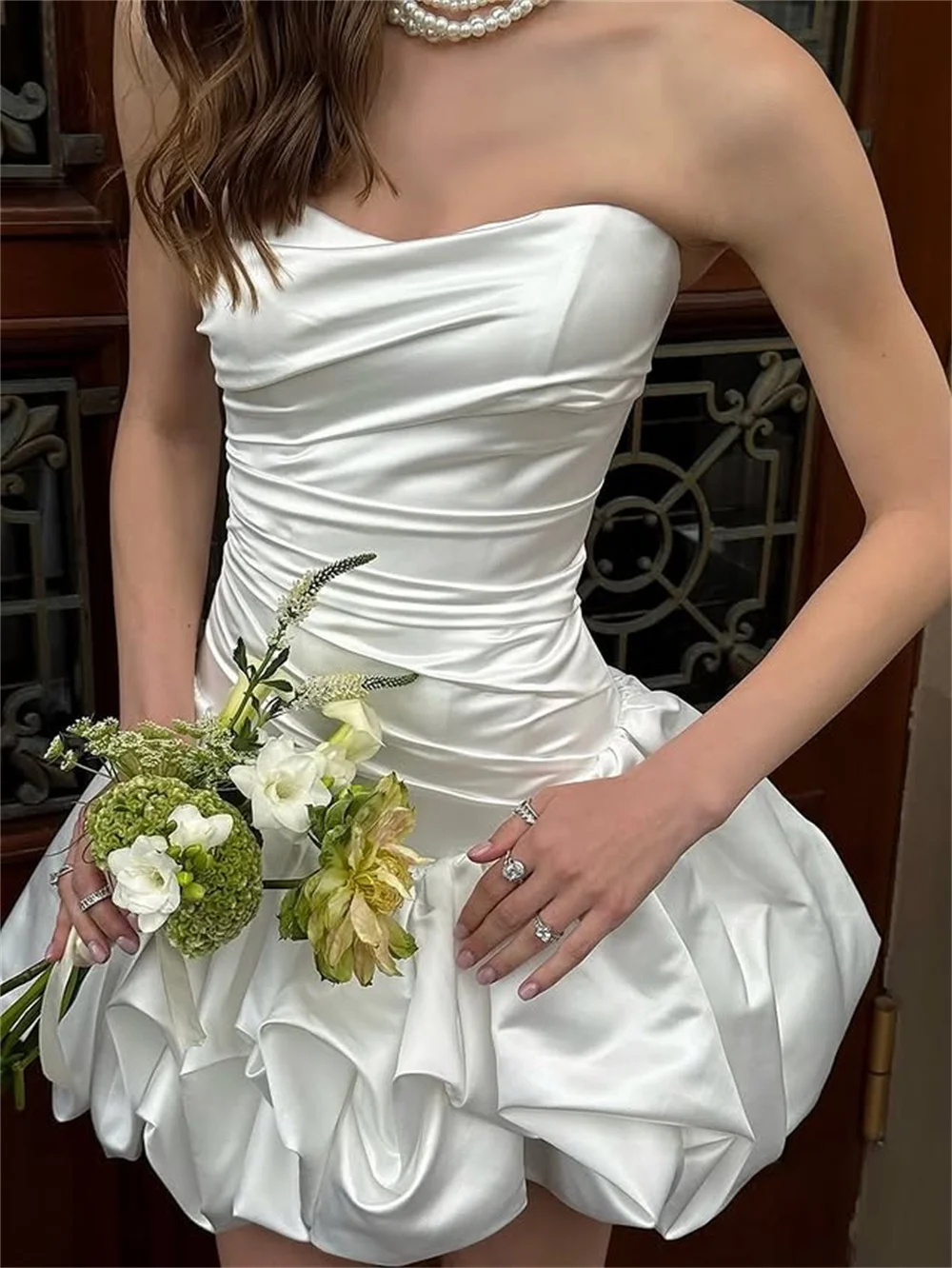 Tokyo Customized White Strapless Neckline Wedding Dresses Sleeveless Mini Elegant Bridal Veil 2025 Back Lace-Up Wedding Gown