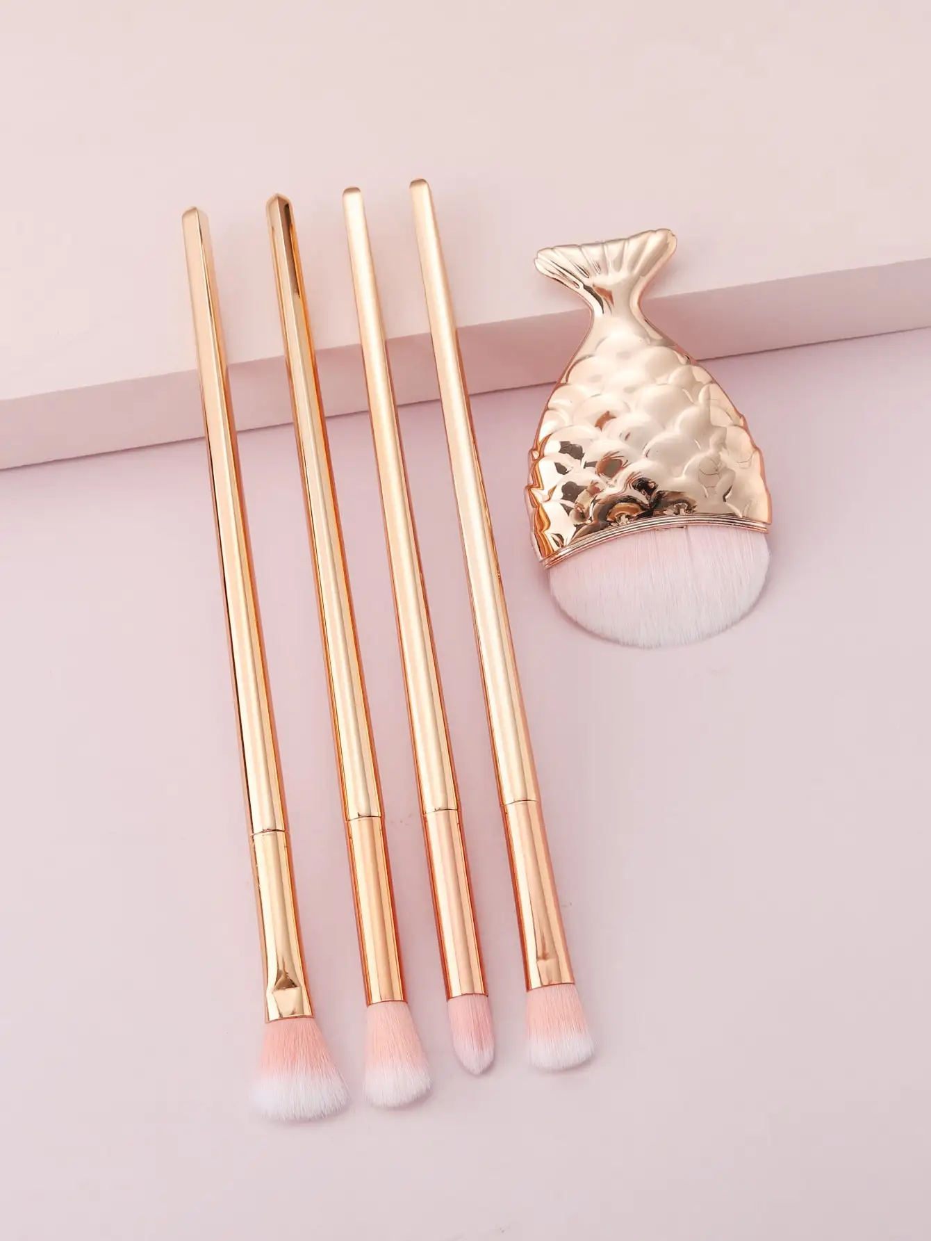 5Pcs Gold Mermaid Makeup Brush Set Eyeshadow Blush Foundation Cosmetic Brushes, Soft Pink White Bristles
