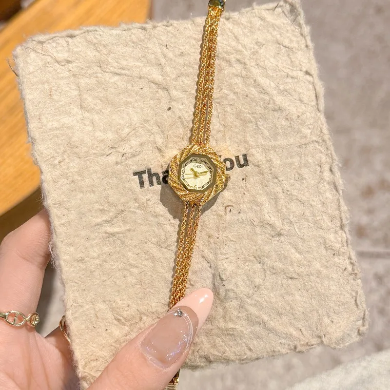 

Роскошные золотые кварцевые часы, женские ретро-часы-браслет, модные элегантные женские часы, подходящие для повседневной вечеринки по случаю дня рождения