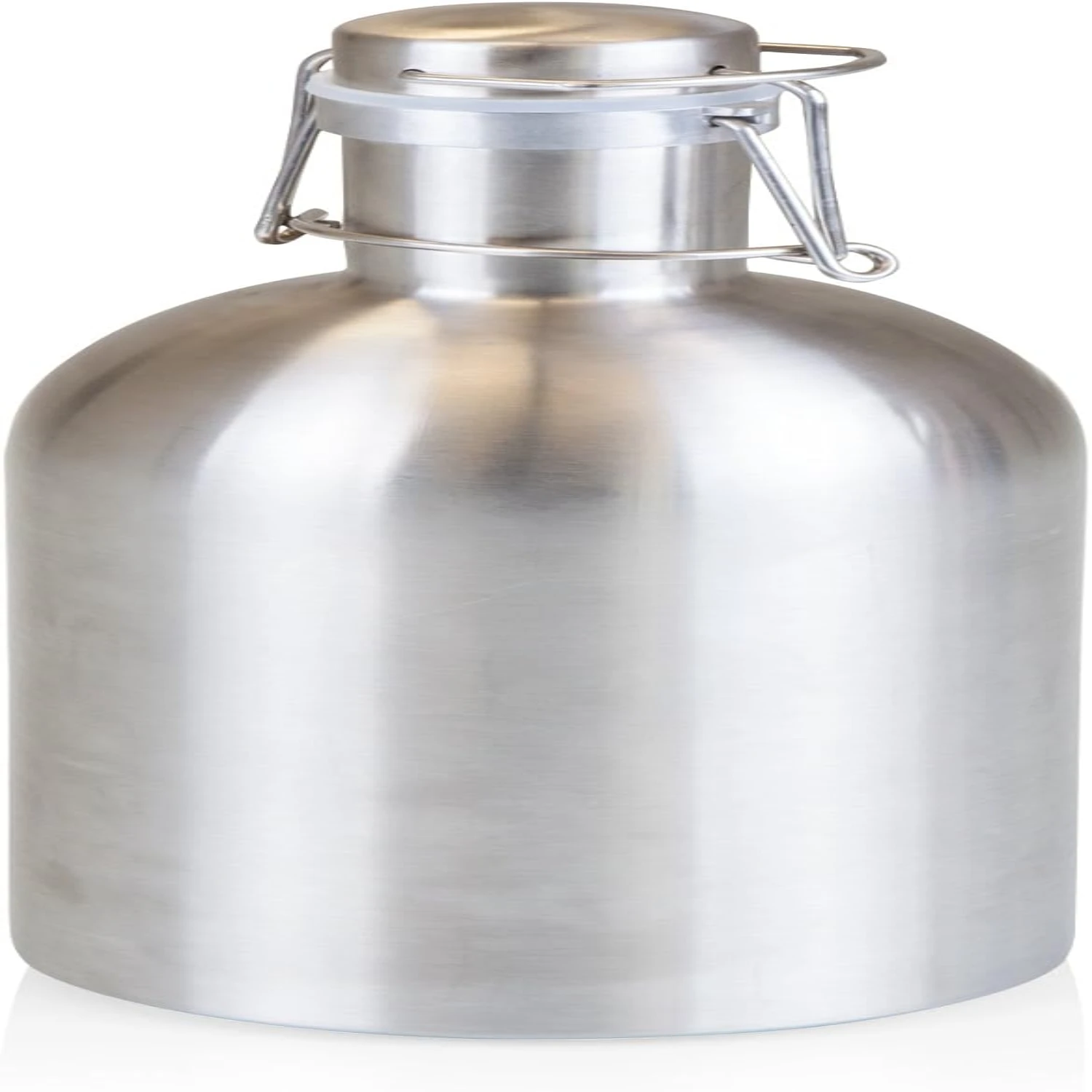 Crafted with premium quality, this sophisticated and elegant stainless steel silver beer growler is perfect for beer enthusiasts