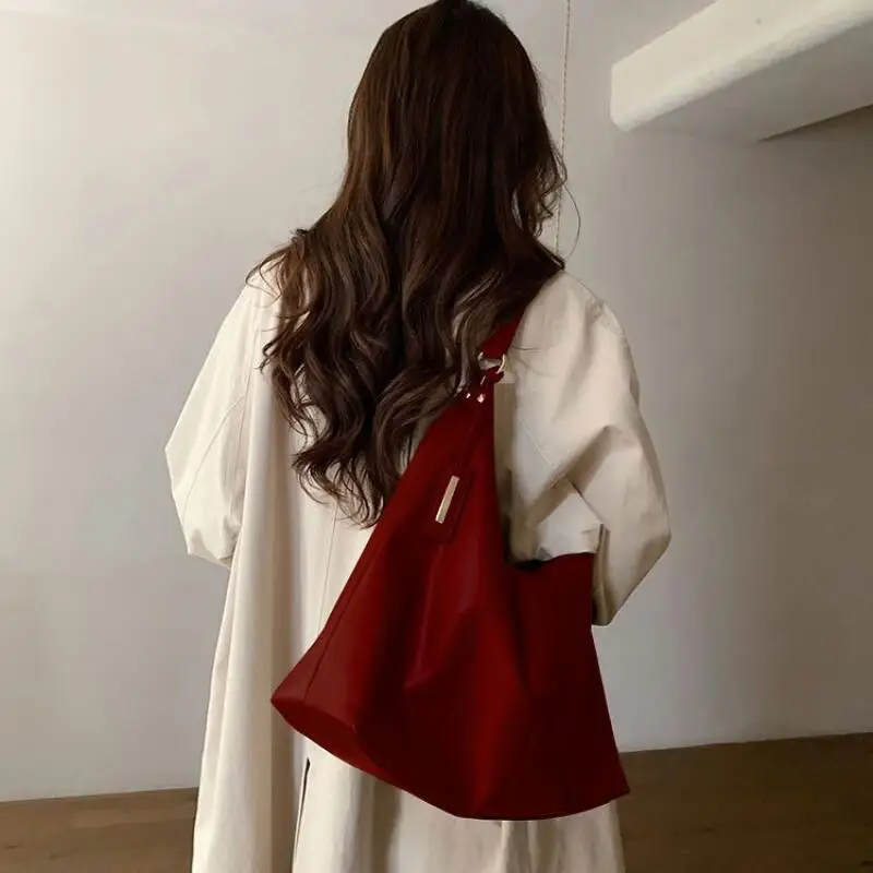 2024 New Vintage Female Large Capacity Shoulder Bags Retro Wedding Tote Bags Casual Red PU Leather Handheld Women\'s Handbags